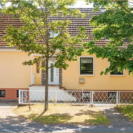 Am Bahnhof Am Bahnhof *